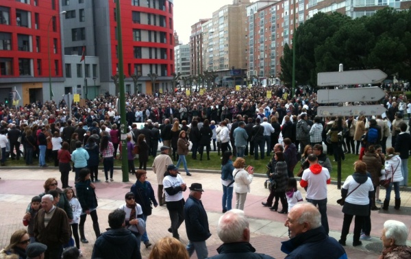 Las dos marchas se unieron en la Glorieta de Bilbao.